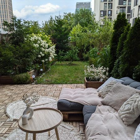 Botanical Escape Warsaw Apartment Exterior photo