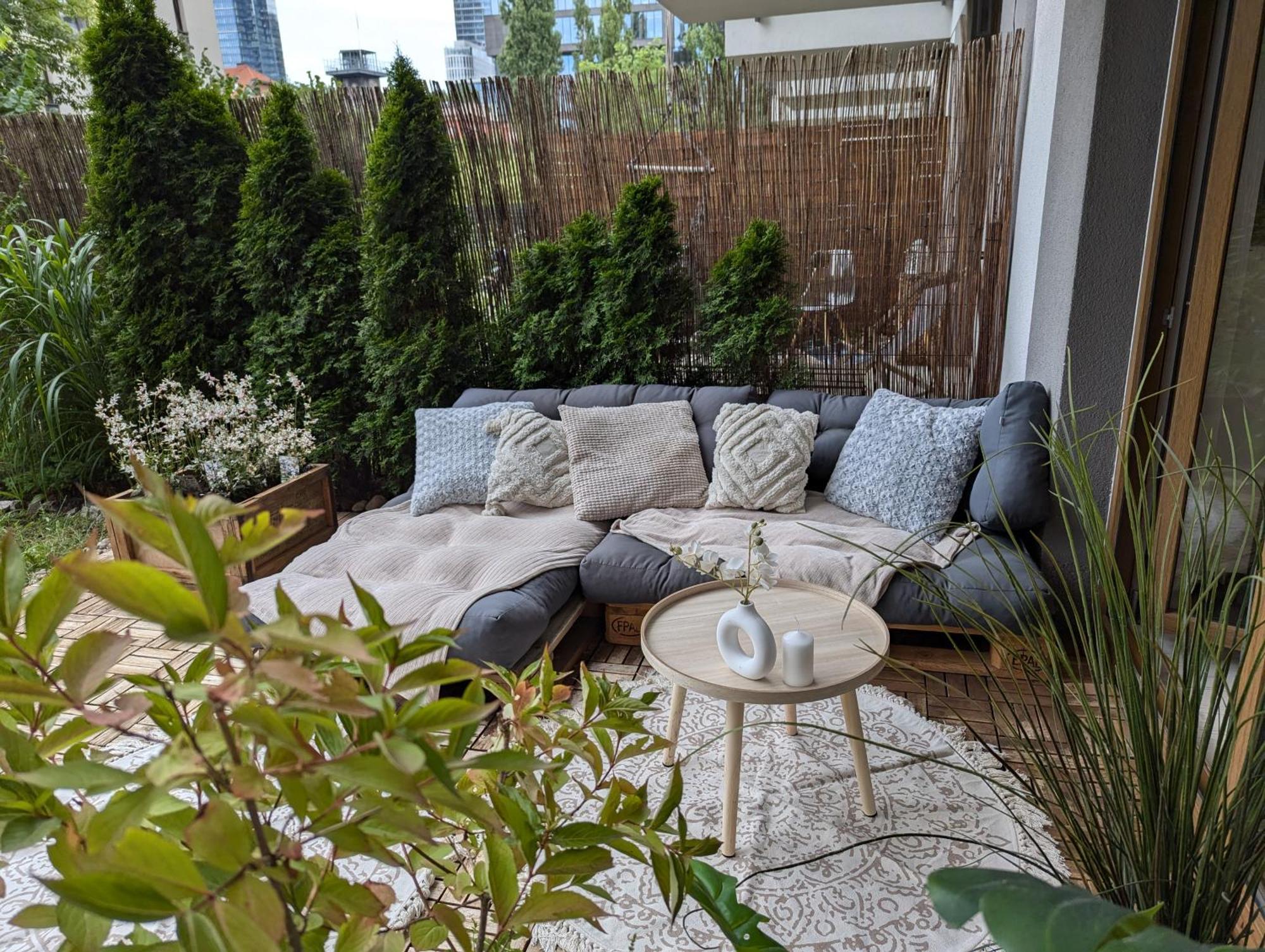 Botanical Escape Warsaw Apartment Exterior photo
