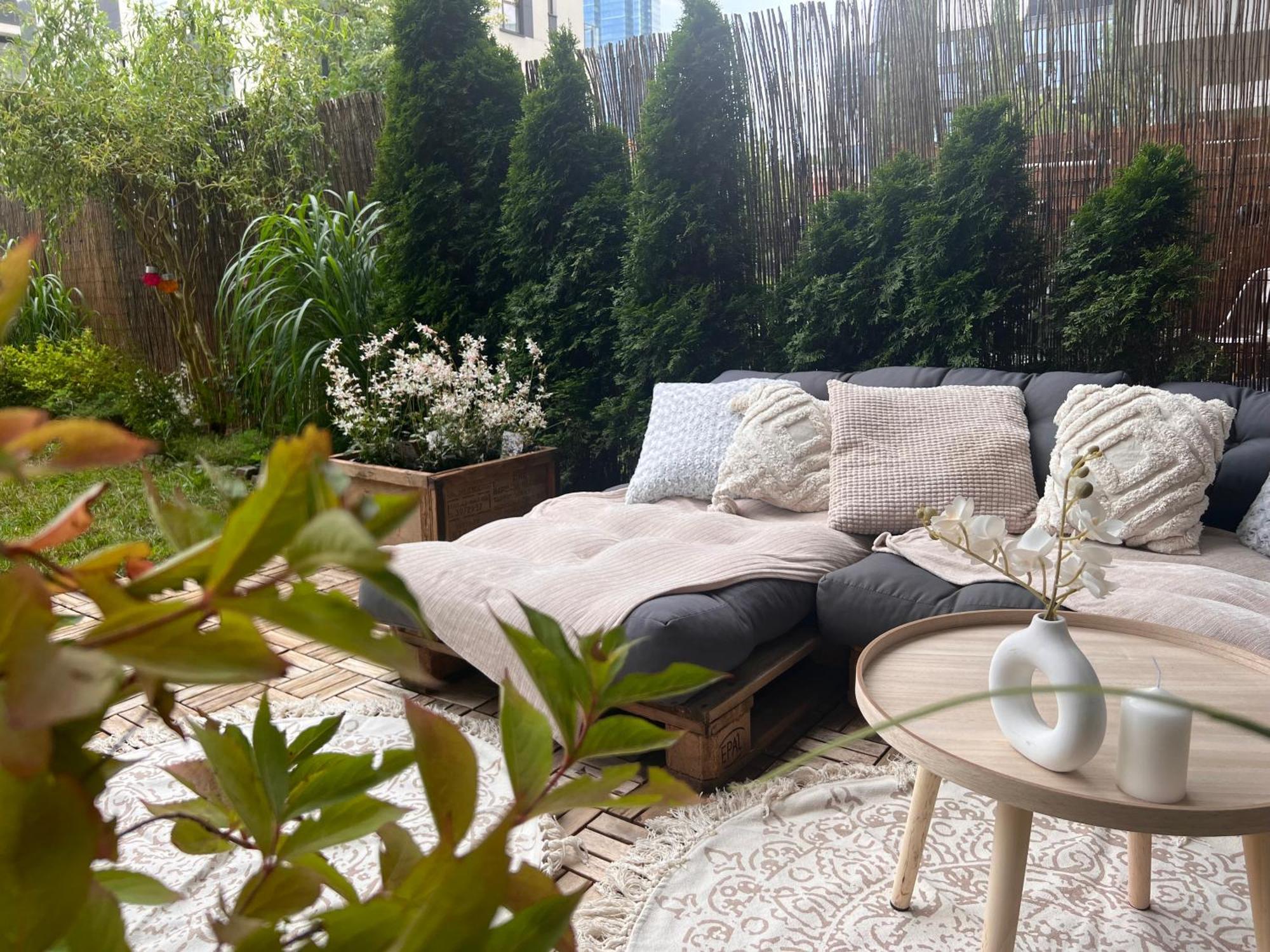 Botanical Escape Warsaw Apartment Exterior photo